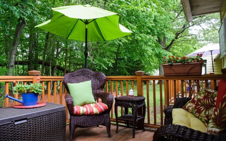 Wesley Heights outdoor deck